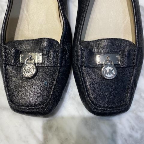 Michael Kors slip on flats NWOT - Picture 2 of 4